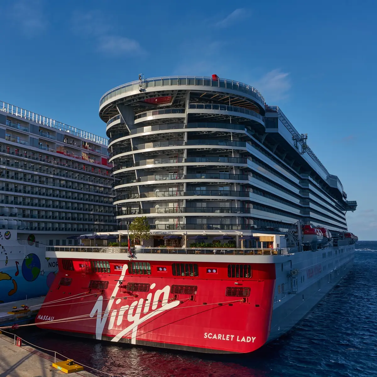 Scarlet Lady של Virgin Voyages עוגנת בקוזומל